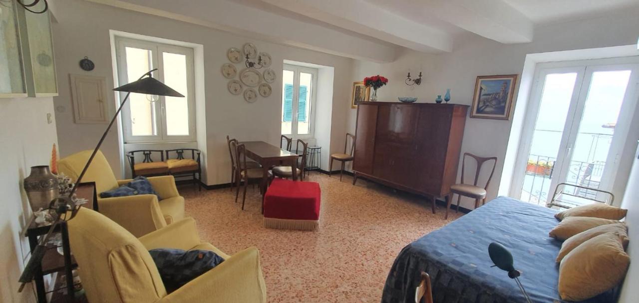 Апартаменти Casa Del Sole Affacciato Sul Mare Черво Екстер'єр фото